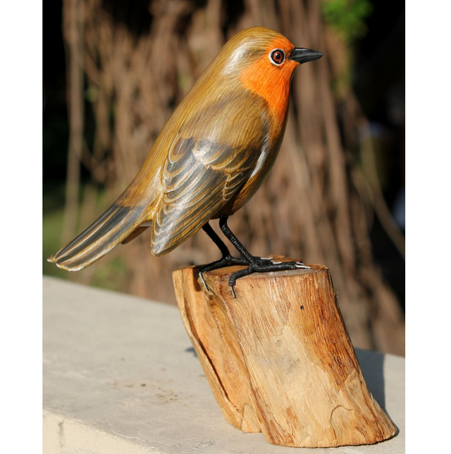 Back of robin bird model
